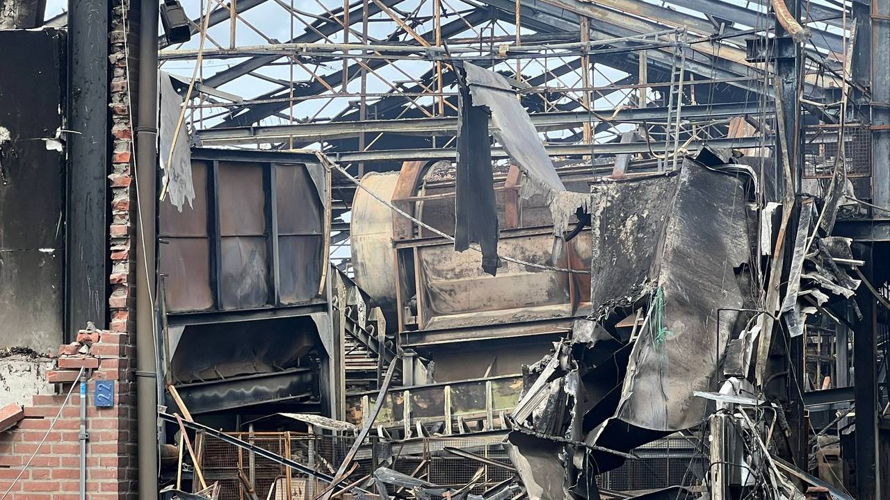 De schade na de brand was enorm (foto: Dave van Hattem).