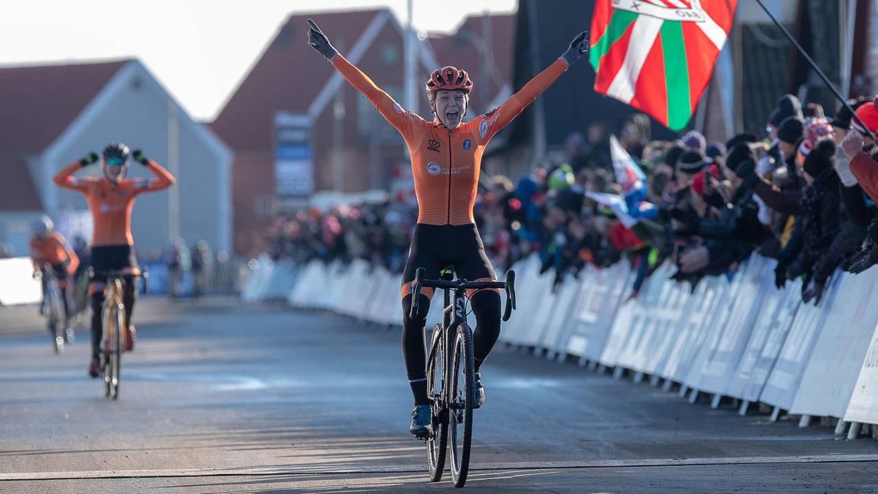 Inge van der Heijden pakt de wereldtitel bij de vrouwen onder 23 jaar (Foto: Orange Pictures)