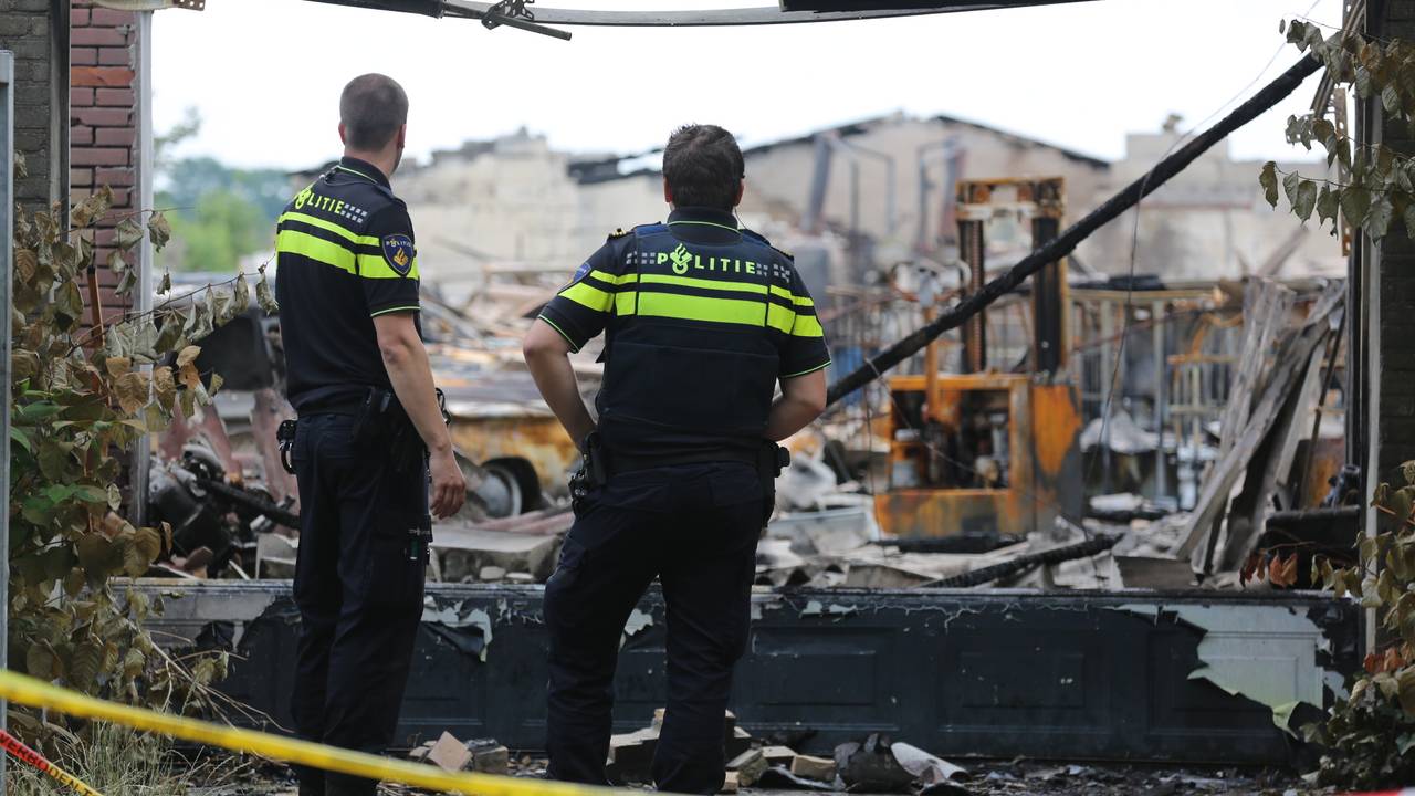 De uitgebrande loods in Wouwse Plantage (foto: Christian Traets/SQ Vision Mediaprodukties).