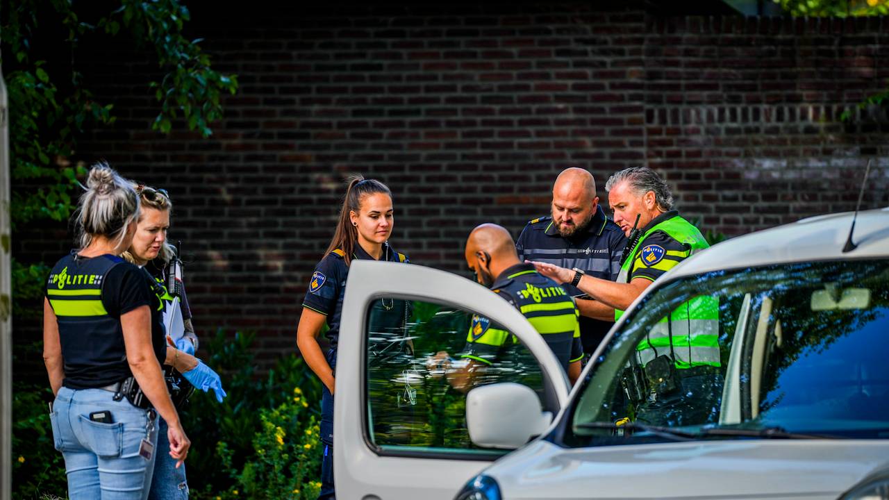 Wat de man in de bestelbus is overkomen, wordt onderzocht (foto: SQ Vision).