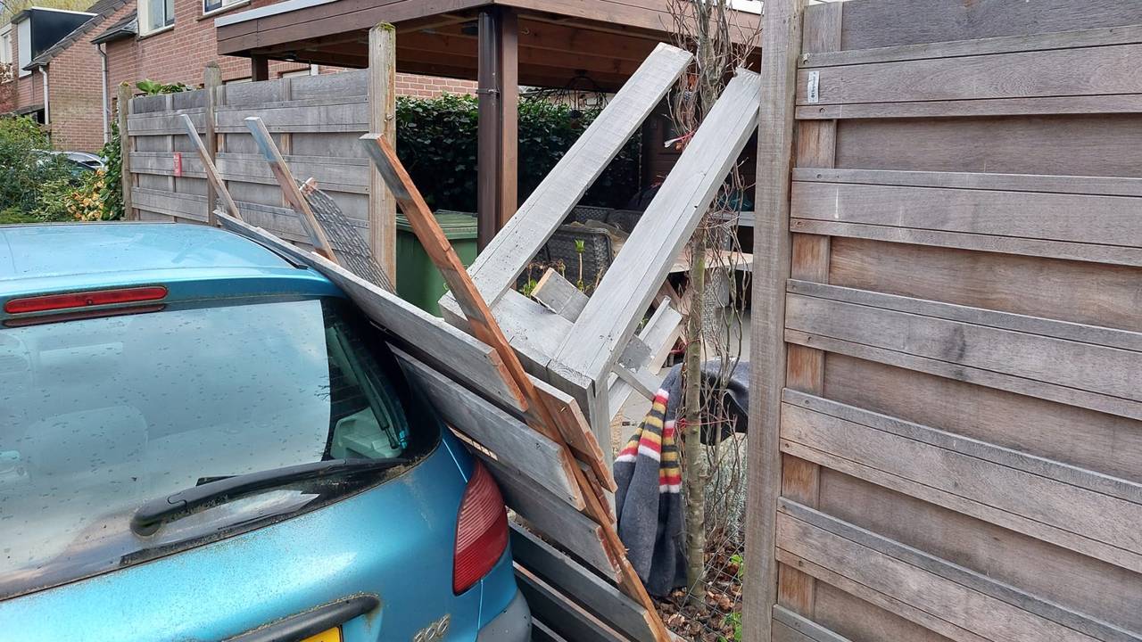 Strong wind keeps house: party tent in the air and blown fences