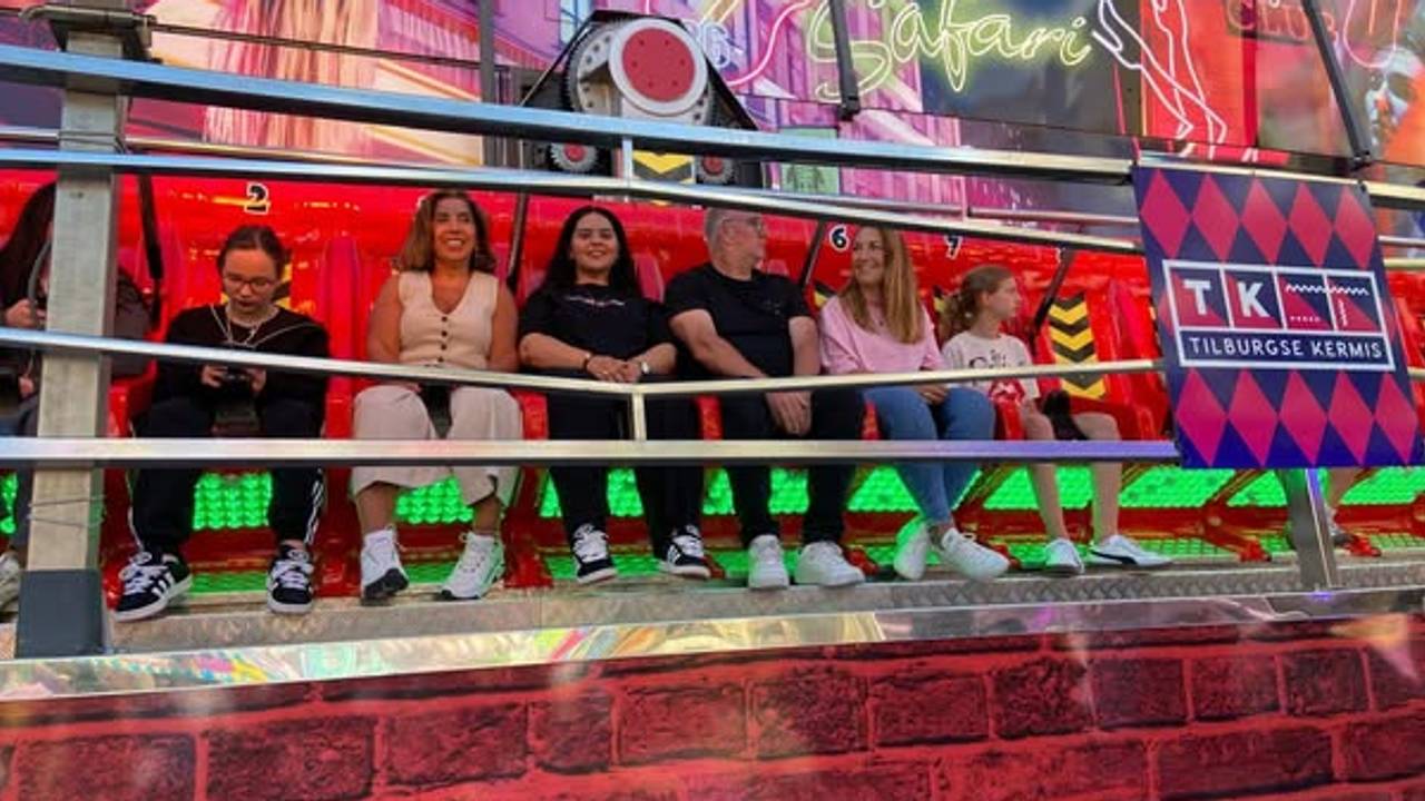 Deze collega's gaan samen naar de kermis (foto: Facebook Andre Krooswijk).