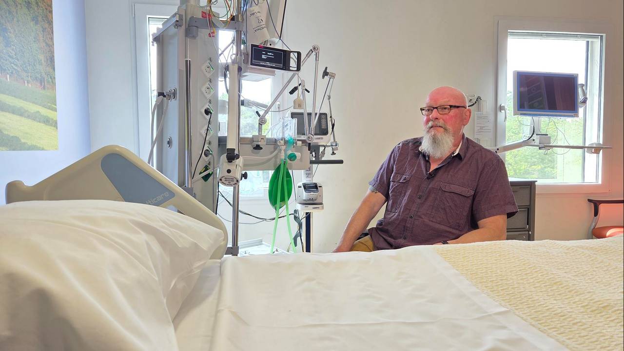 Williejan is waakmaatje in het Elkerliek ziekenhuis (foto: Noël van Hooft).