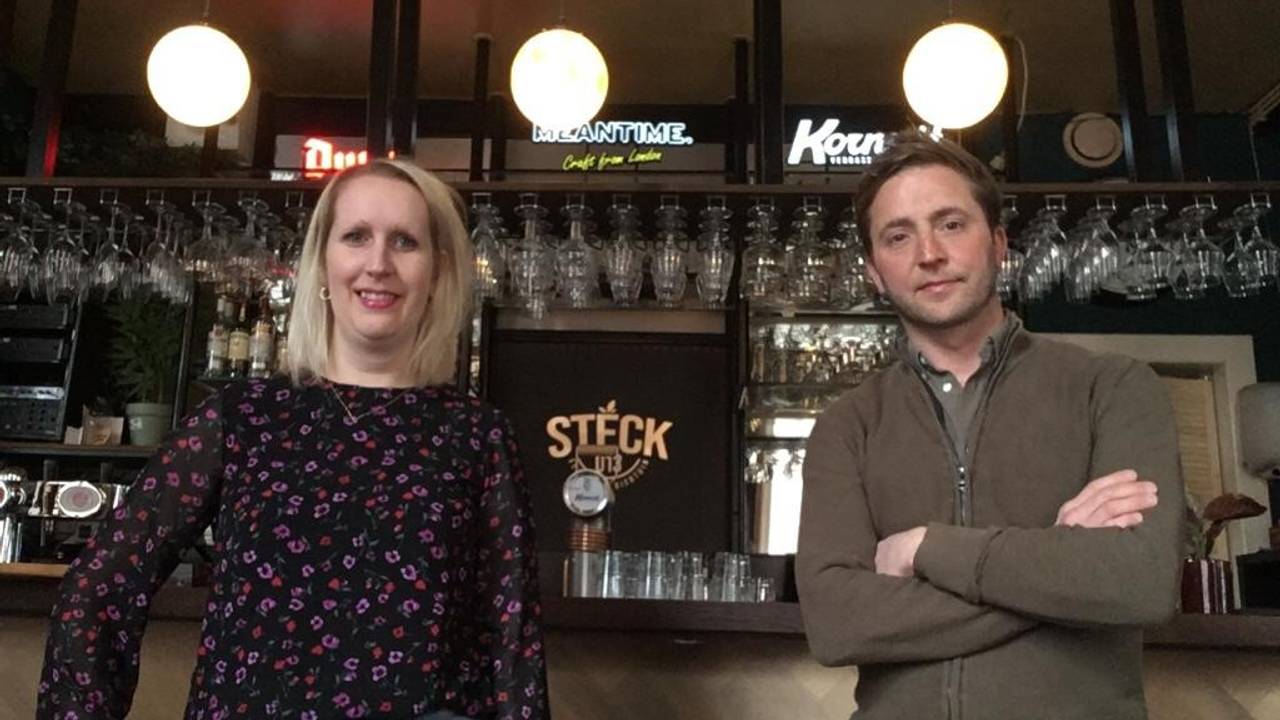 Mirte en Tom-Jan van speciaalbiercafé Steck.