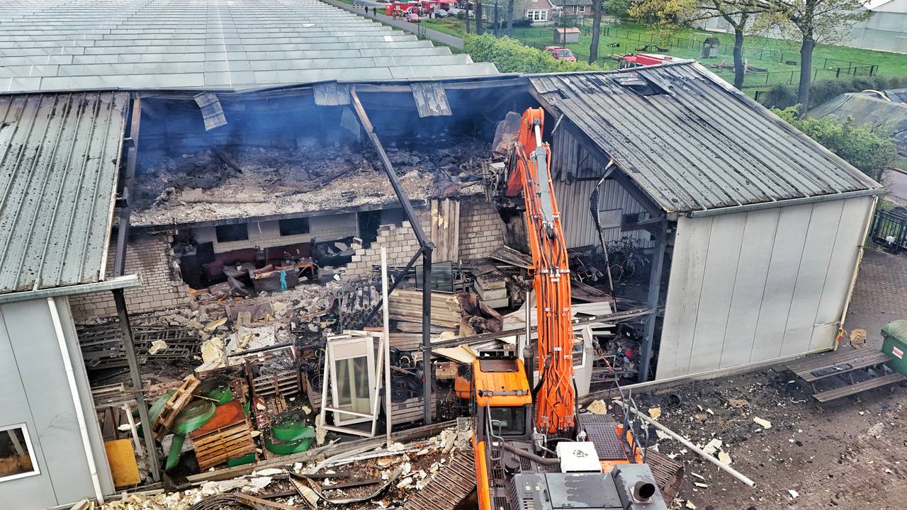 Grote brand in een loods (foto: Toby de Kort/SQ Vision).