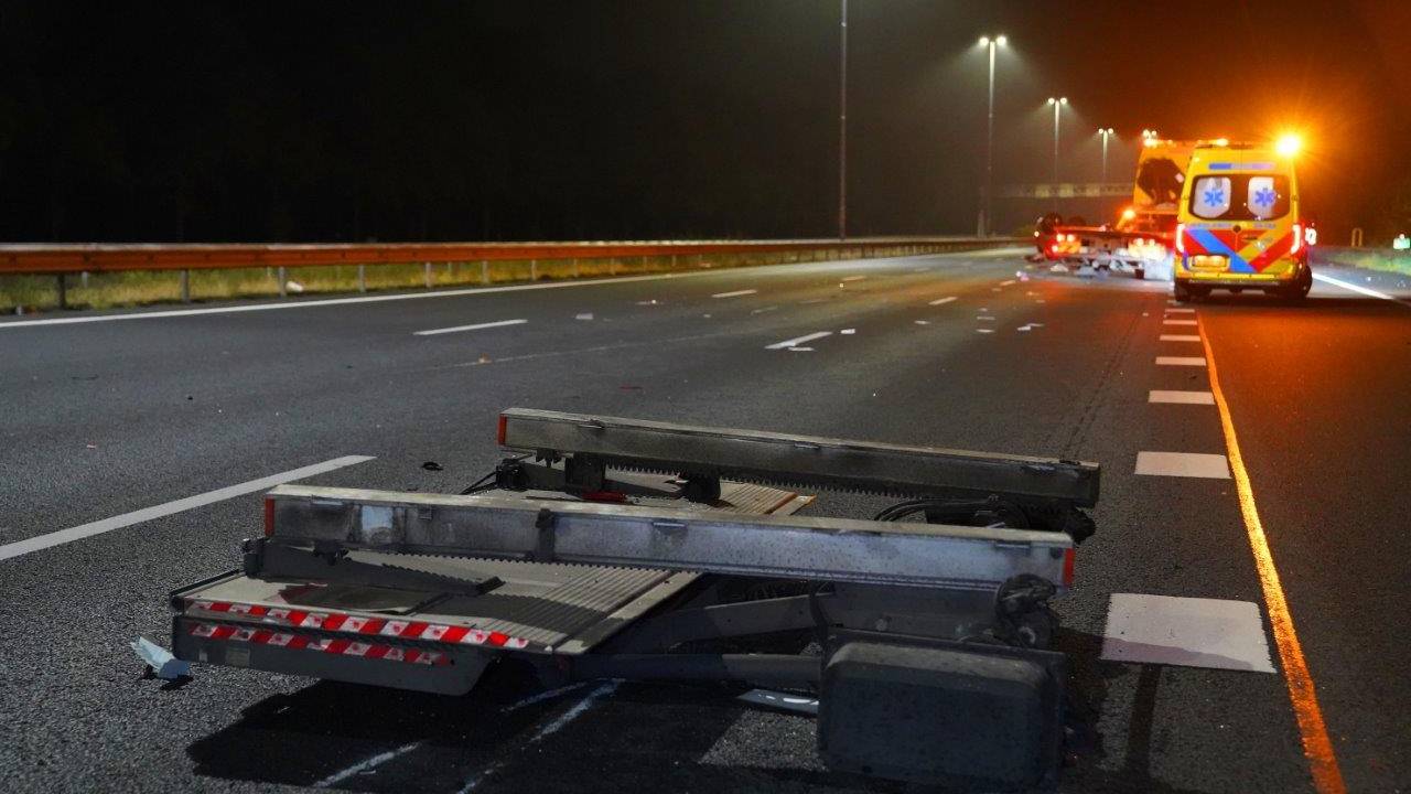 De laadklep van de vrachtauto (foto: Bart Meesters/SQ Vision).