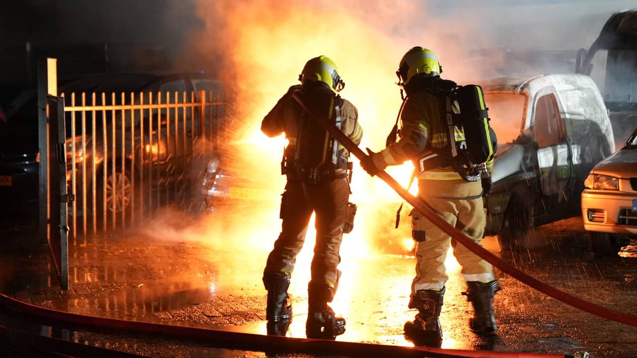 De brandweer aan het werk (foto: Gabor Heeres/SQ Vision).