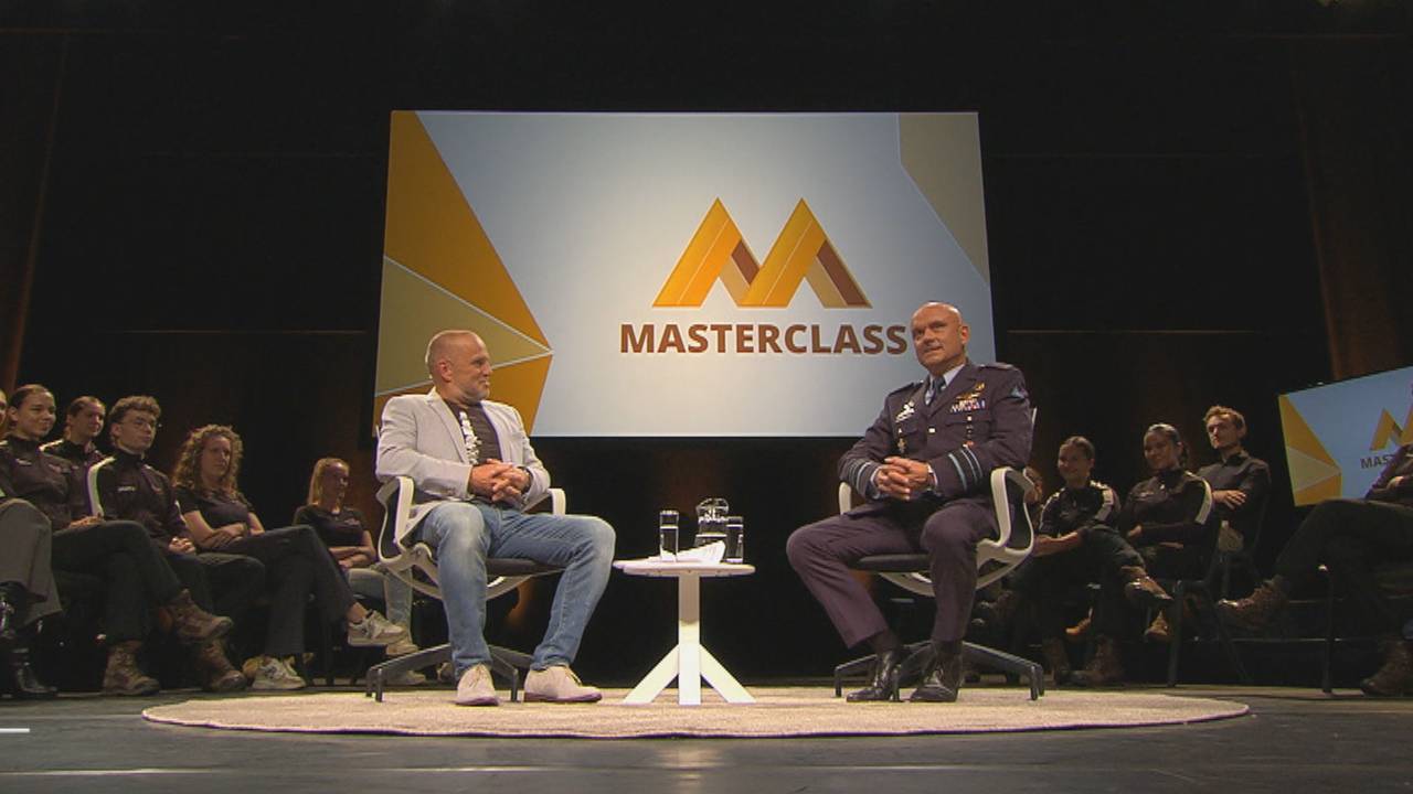 Masterclass Vrede& Veiligheid met luchtmachtcommandant André Steur