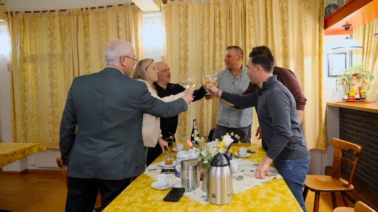 De weg naar drie veren