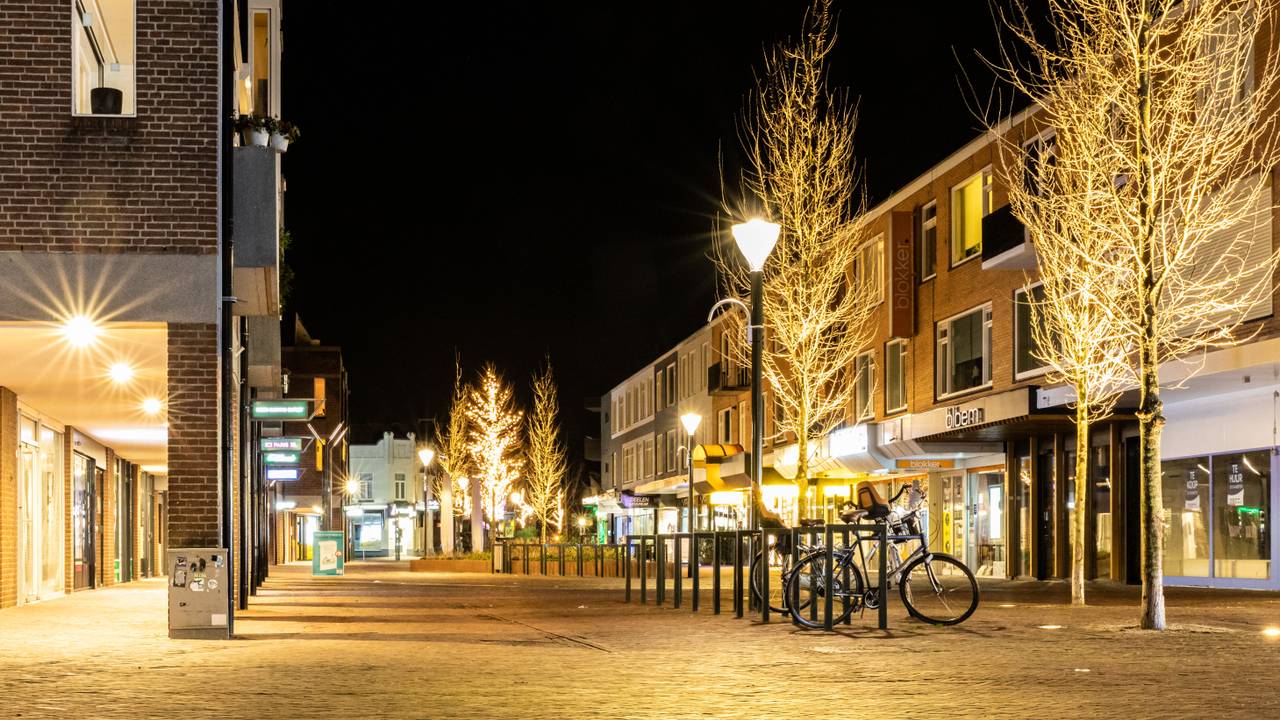 Het centrum van Geldrop tijdens de lockdown begin 2021 (foto: Venema Media/ANP).