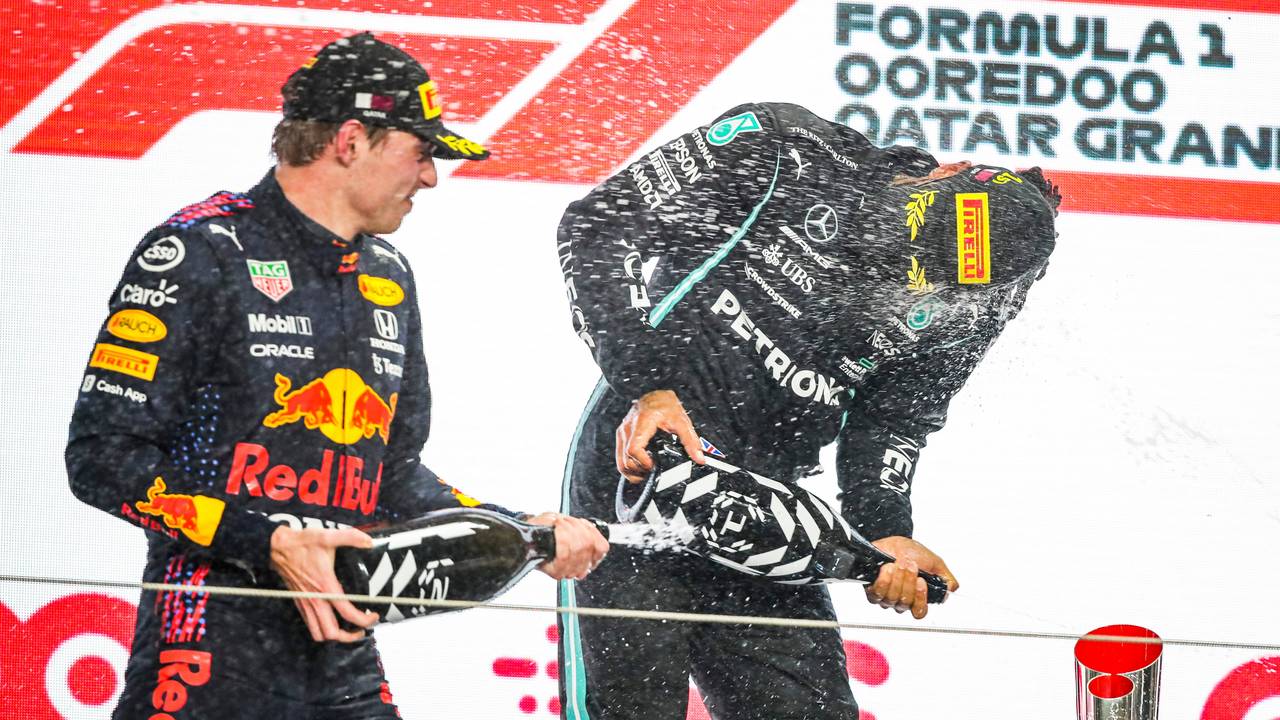 Max Verstappen (links) en Lewis Hamilton (foto: ANP 2021/Hoch Zwei).