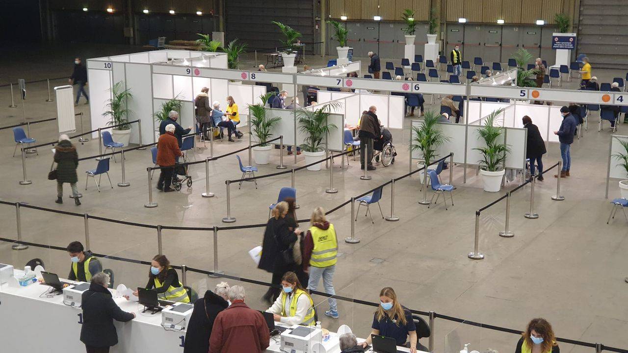 Vaccinaties in het Beursgebouw in Eindhoven.