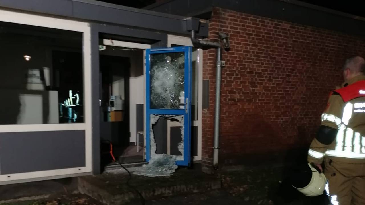 Schade aan deur van kindercentrum Joki-C in Breda (foto: Sylvierra Vermeule)