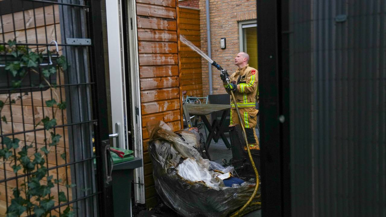 Brand in houten schuurtje (foto: SQ Vision).
