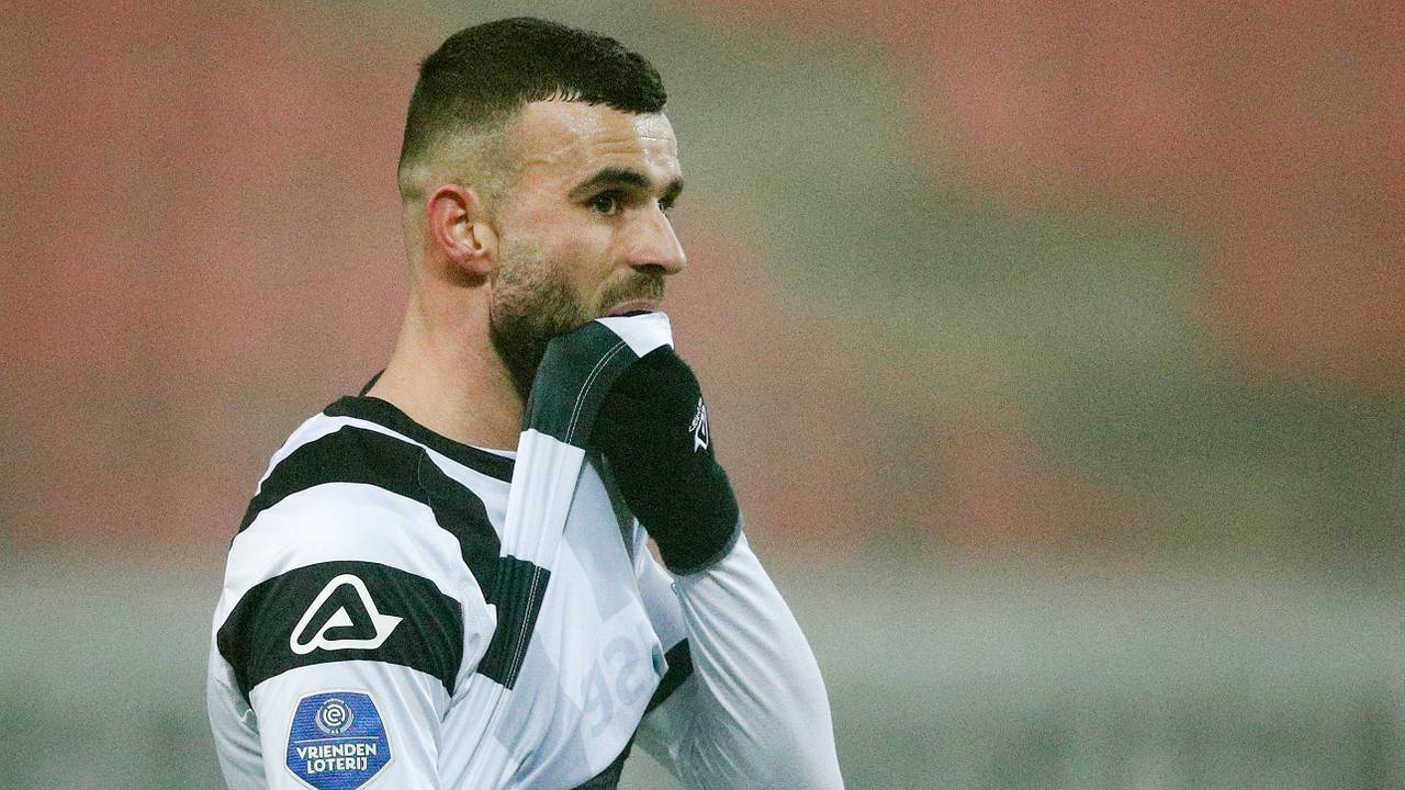 Rai Vloet maakte zaterdagavond zijn rentree bij Heracles Almelo, in het duel met NEC (foto: ANP 2022/Jeroen Putmans).