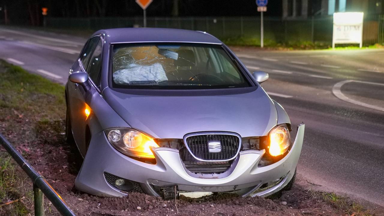 dodelijk ongeval N279 • auto gelanceerd na inhalen.