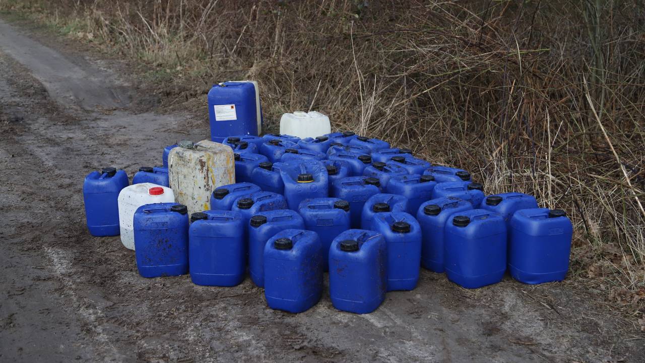 Een deel van de gevonden vaten (foto: SK-Media/SQ Vision Mediaprodukties).