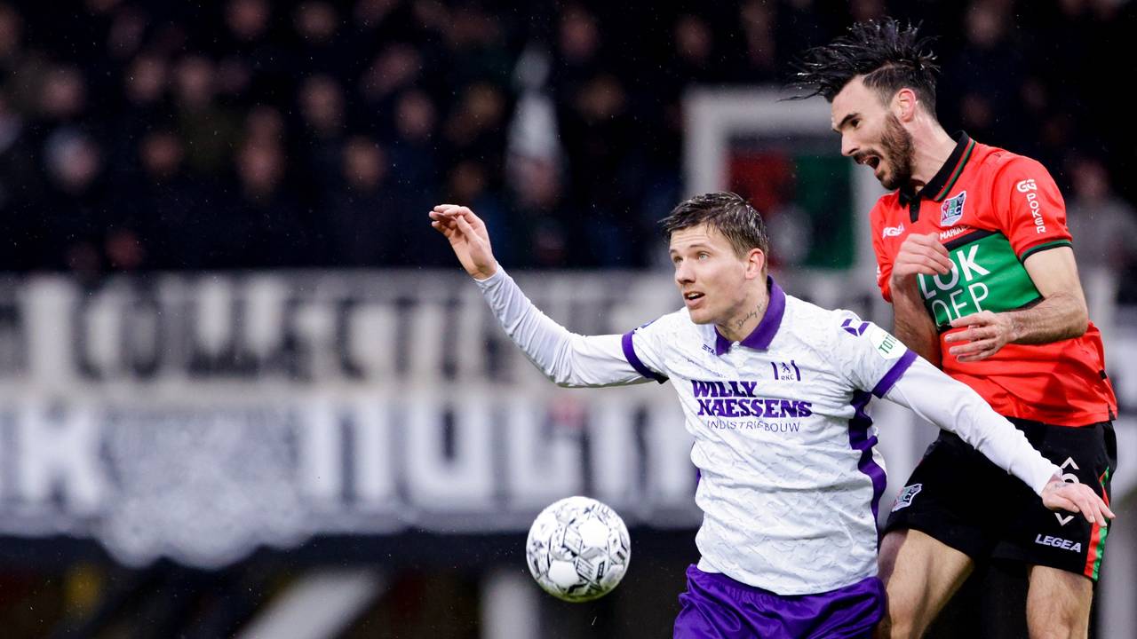 Michiel Kramer in duel (Foto: OrangePictures)