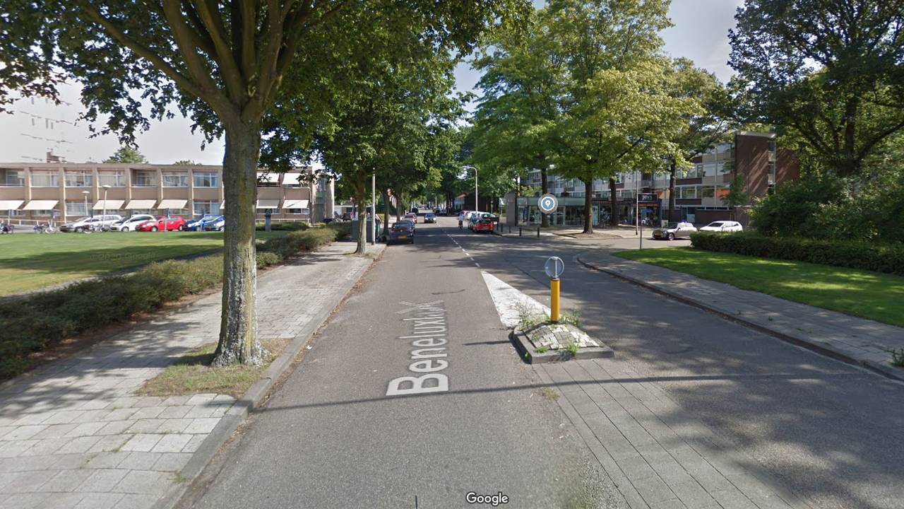 De man werd aangehouden aan de Beneluxlaan (foto: Google Maps).