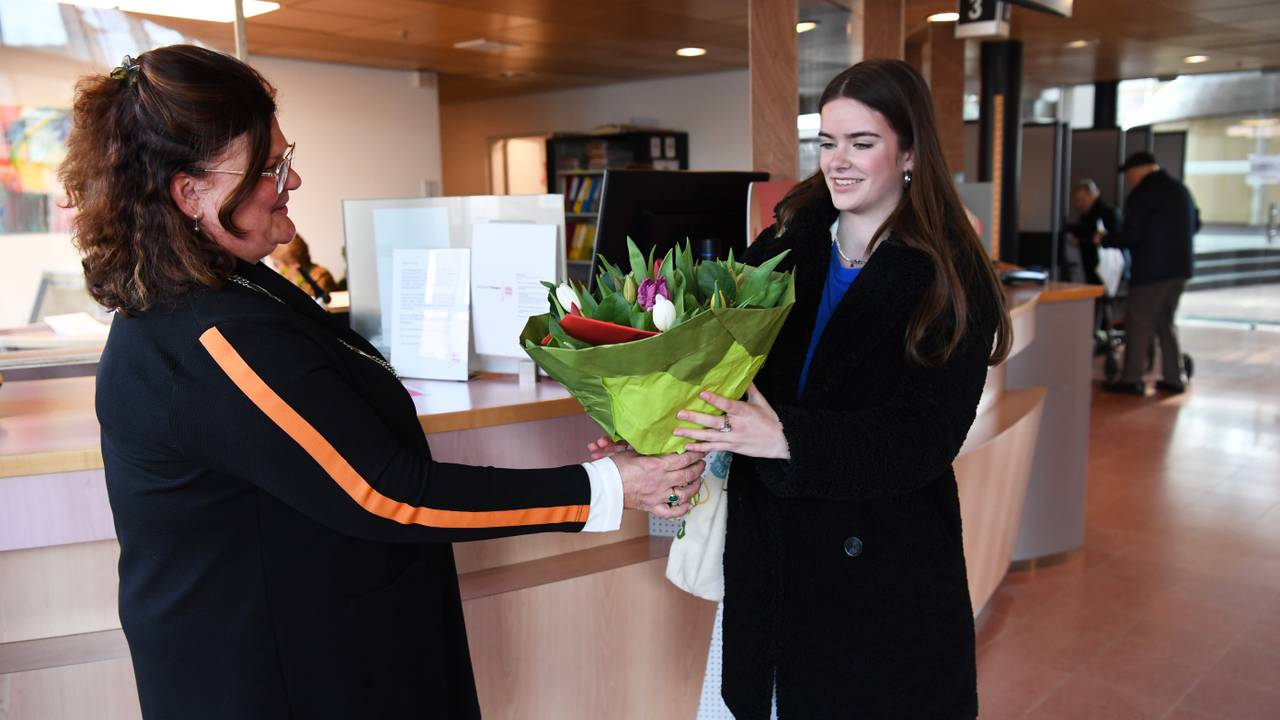 Bloemen voor Simone (foto: Jan Stads / Pix4Profs).
