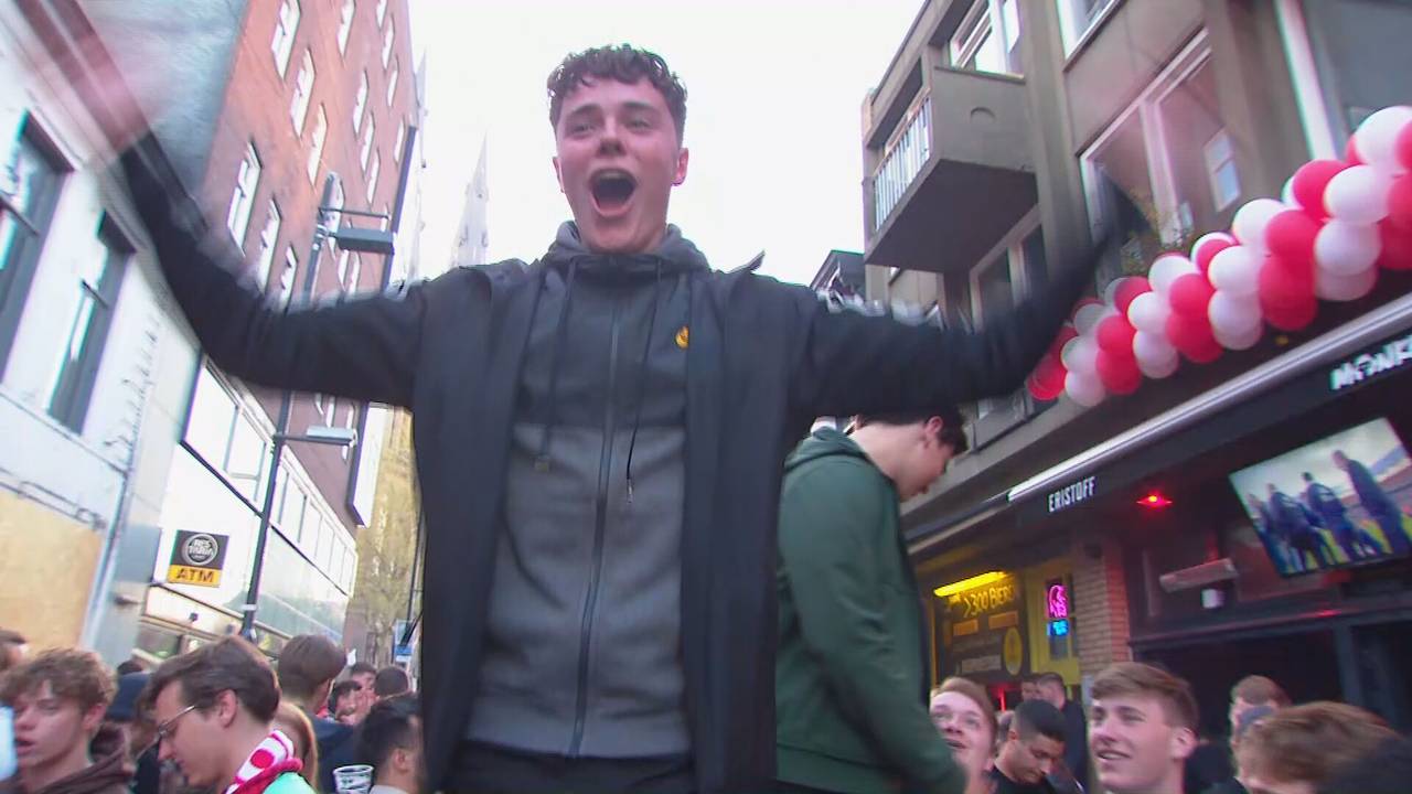 Op Stratumseind werd de bekerwinst volop gevierd.