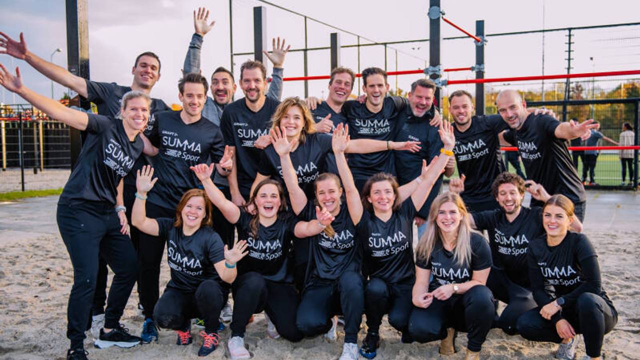 Het team van het Summa Sport-college. Quinty is de tweede in het onderste rijtje, van links naar rechts.