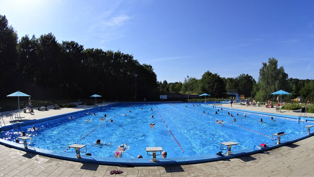 Zwembad Wolfslaar in Breda (Archieffoto: Paul Hermans)