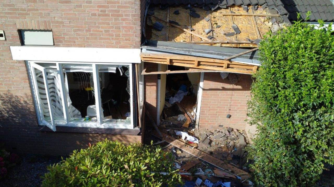 Van bovenaf is goed te zien hoe groot de schade is (foto: Bart Meesters/SQ Vision)