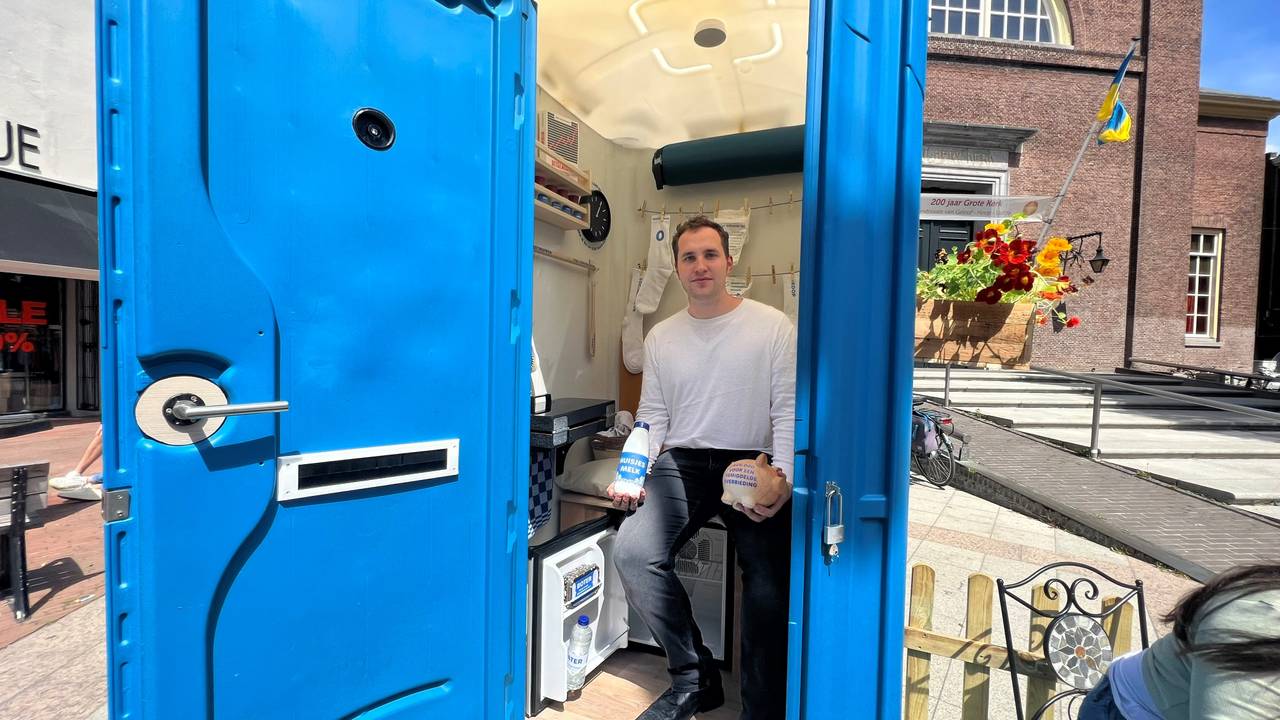 Wesley in de verbouwde Dixi (foto: Megan Hanegraaf).