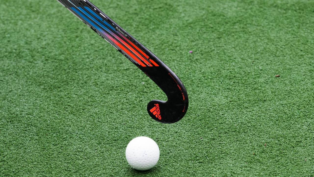 De man sloeg een ander met een hockeystick op z'n hoofd (foto: ANP).