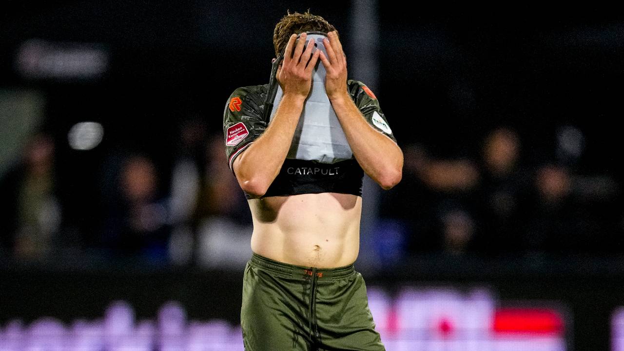 Teleurstelling bij Willem II-speler Wessel Dammers (Foto:  OrangePictures).