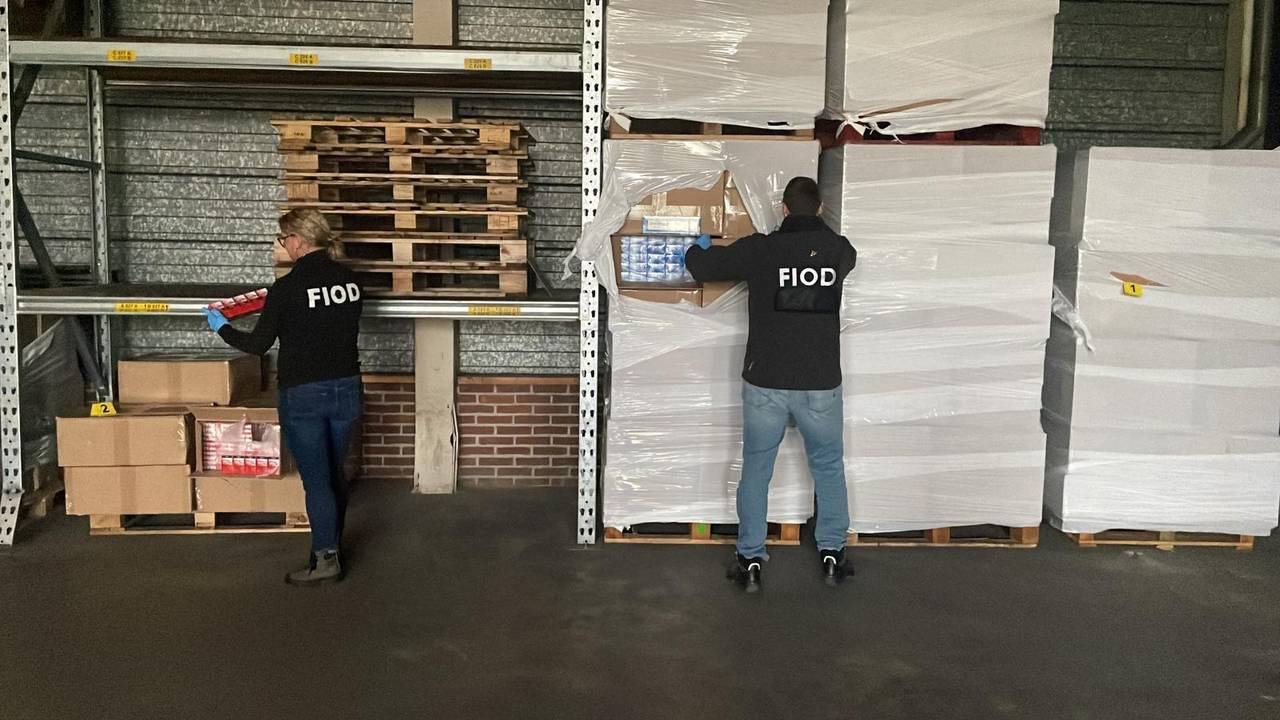 De loods in Breda waar de sigaretten gevonden zijn (foto: FIOD).