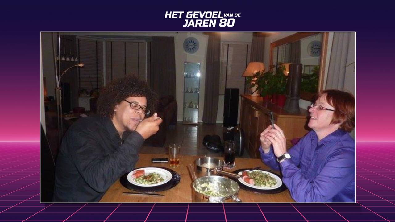 Jake Clemons aan de boerenkool bij Hanny in Oirschot (privéfoto).
