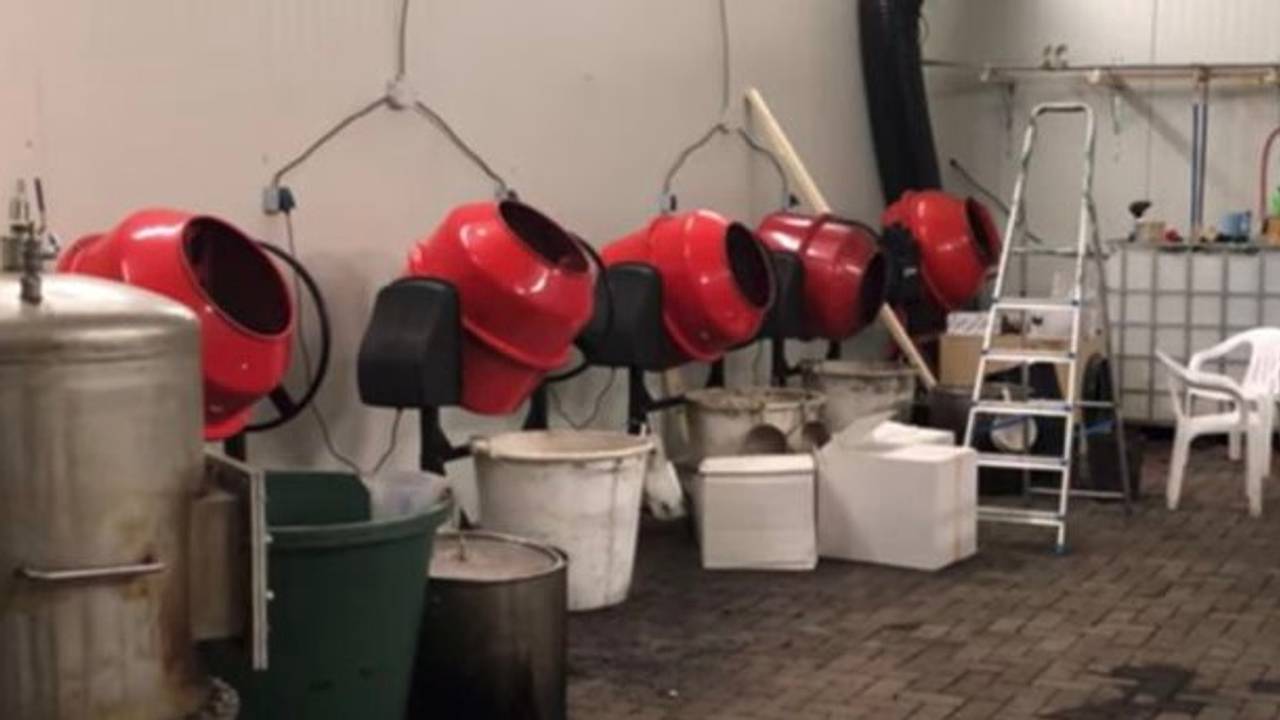 Een cokelab in Nijeveen (foto: Politie)