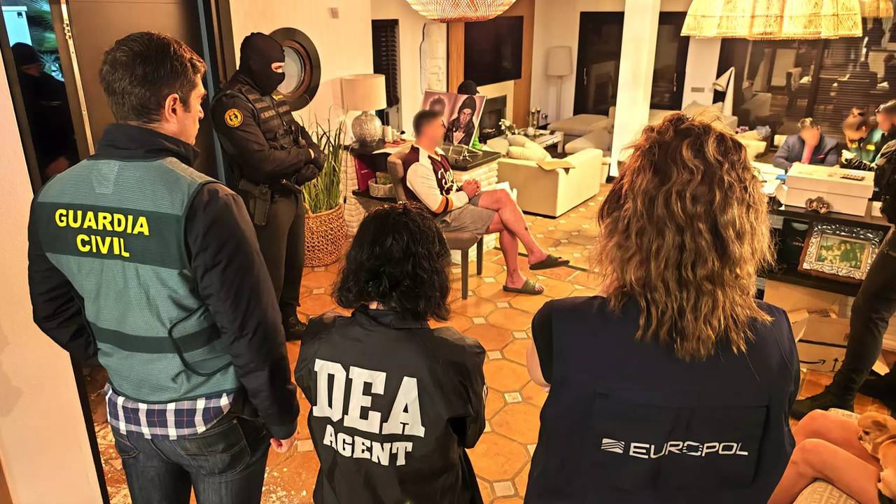 Deze foto van een arrestatie werd door Europol verspreid (foto: Europol).