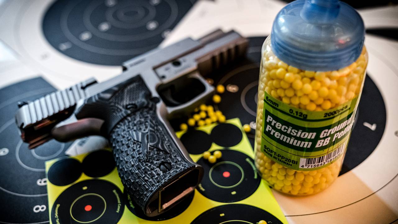 Een balletjespistool (niet het wapen dat de man bij zich had. Foto: ANP).