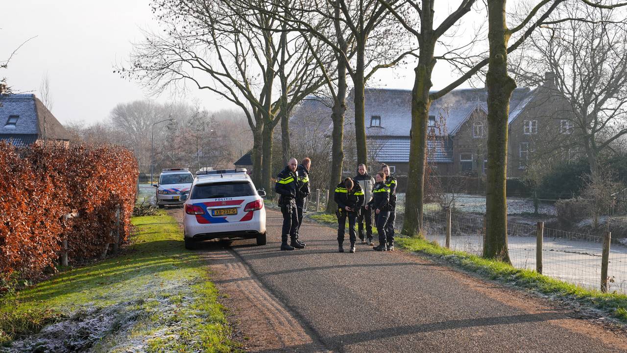 Dode gevonden in vijver in Huisseling (foto: Gabor Heeres / SQ Vision). 