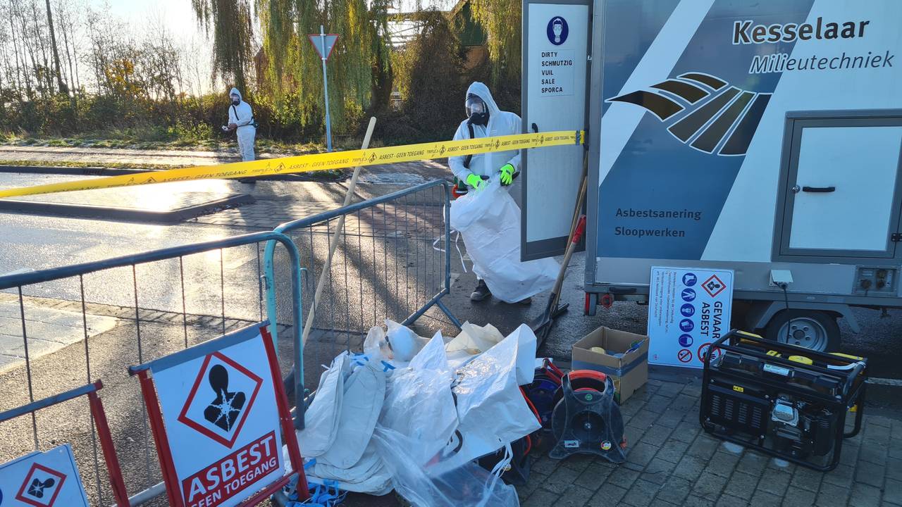 Het opruimen in de wijk is begonnen (foto: Rochelle Moes).