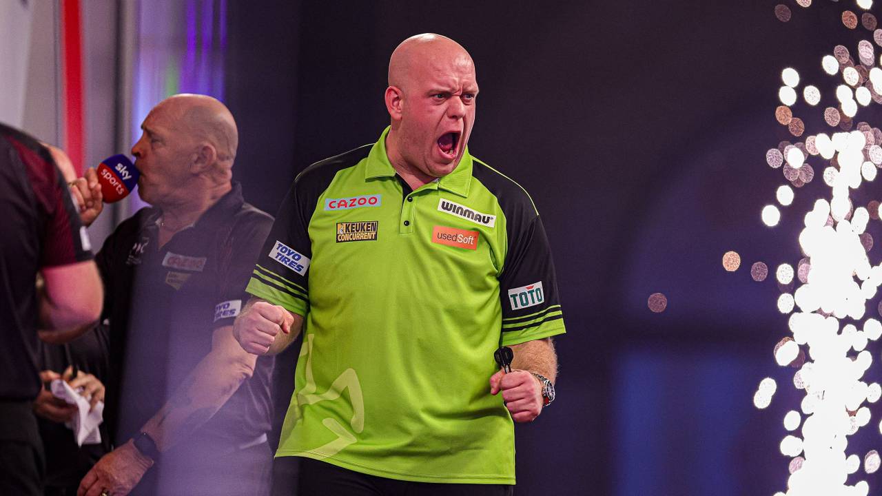 Michael van Gerwen was in de halve finale veel sterker dan Van den Bergh (foto: ANP).