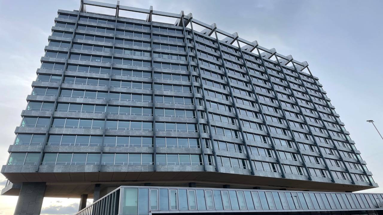 Het voormalige hoofdkantoor van Philips in Eindhoven, nu studentenflat (foto: Omroep Brabant).