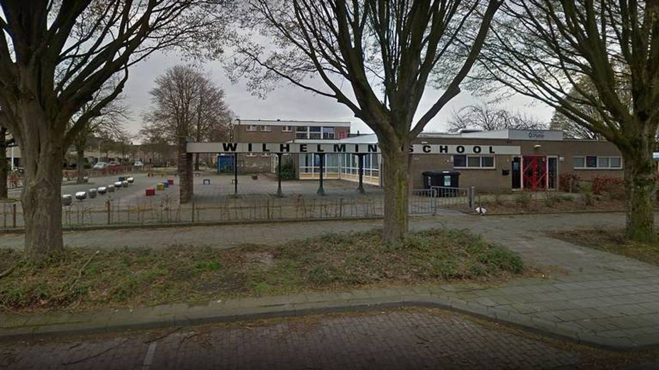 De voormalige Wilhelminaschool (foto: Google Streetview).