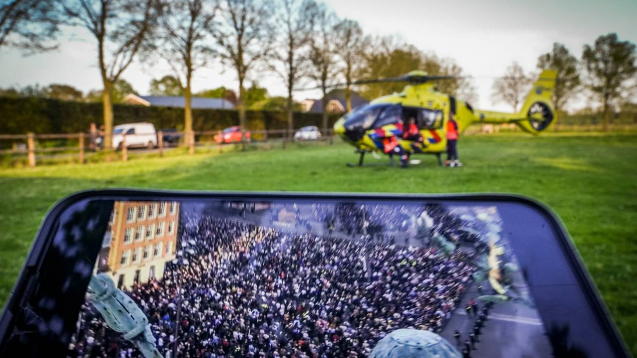 Tijdens de dodenherdenking steeg de traumaheli bewust niet op (foto: SQ Vision)