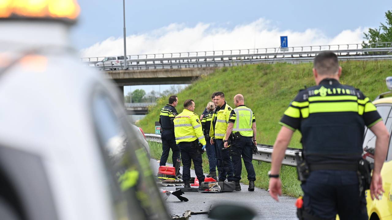 A16 dicht bij Breda na ernstig ongeval.