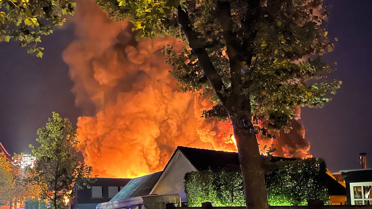 Massive Fire Engulfs De Run Industrial Estate in Veldhoven, NL Alert Issued