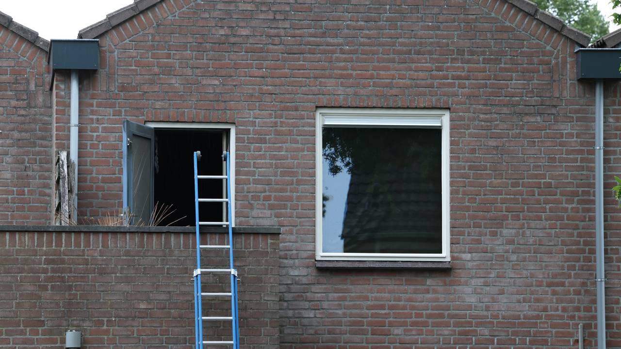 Het huis waar de dode is gevonden (foto: Sander van Gils / SQ Vision).