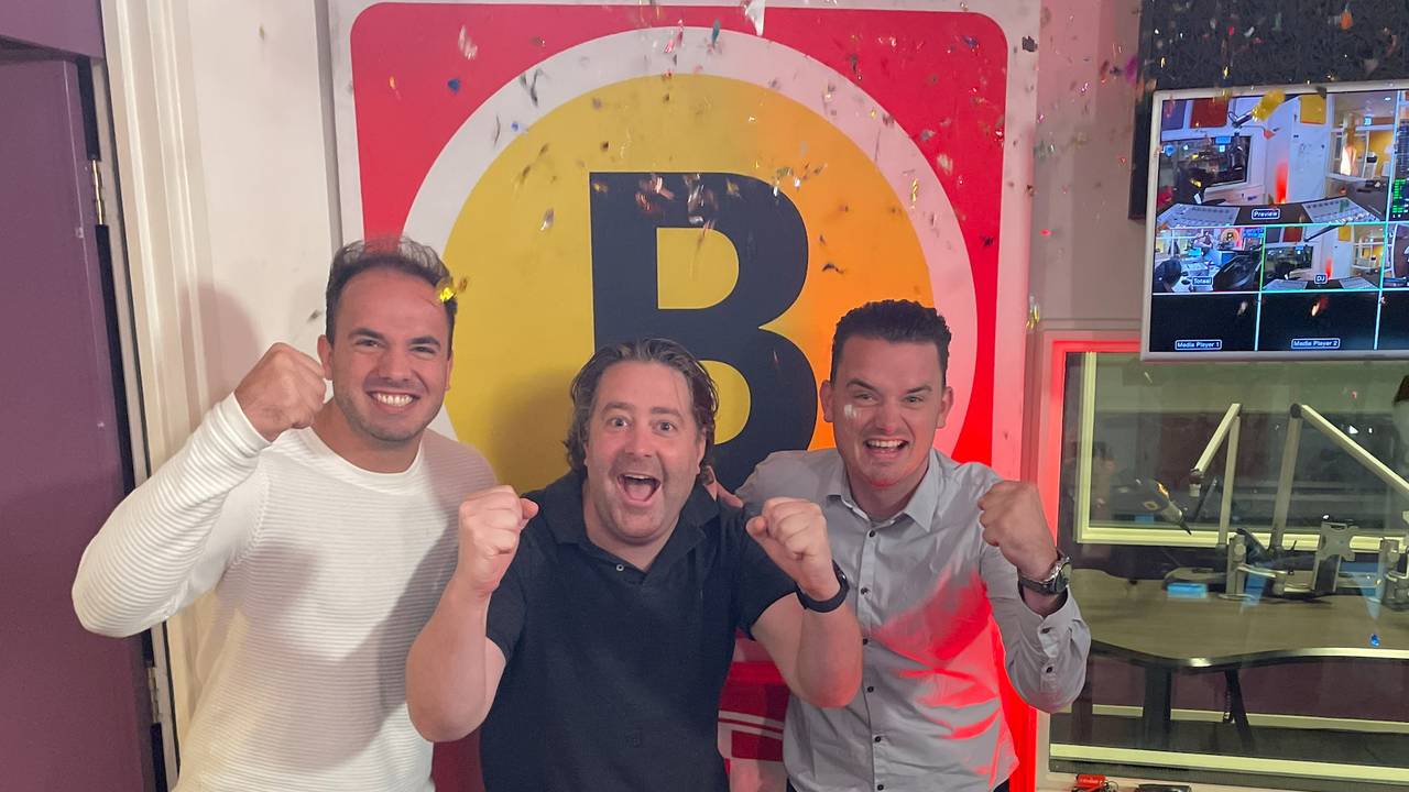 Sam en Merijn bij Koen Wijn in de uitzending van Wakker!