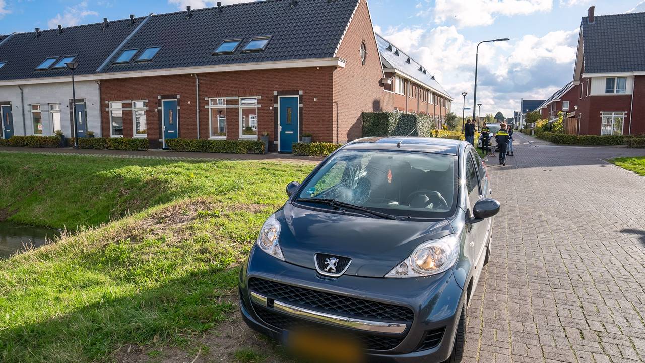 Ongeval tussen fietsster en auto op het Geerpark in Vlijmen - SQ Vision
