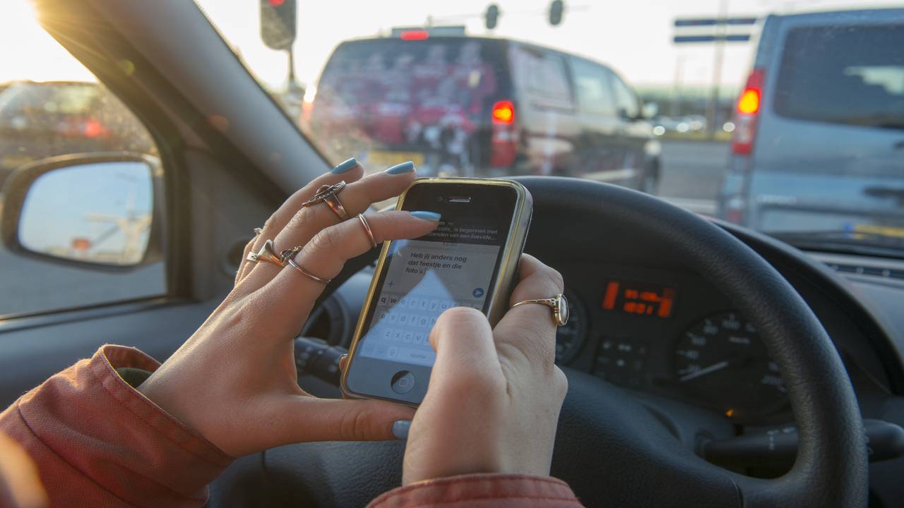 The Costly Consequences of Using Your Phone While Driving: A Warning from the Traffic Police