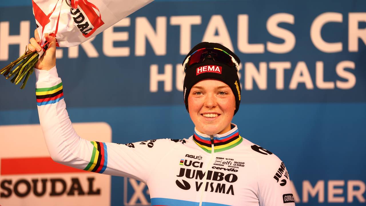 Veldrijdster Fem van Empel won zaterdag haar derde wedstijd in de X2O-Trofee (foto:ANP)
