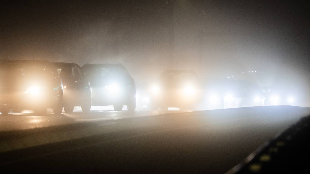Code Yellow: Dense Fog Causes Traffic Delays and Slippery Conditions in Brabant